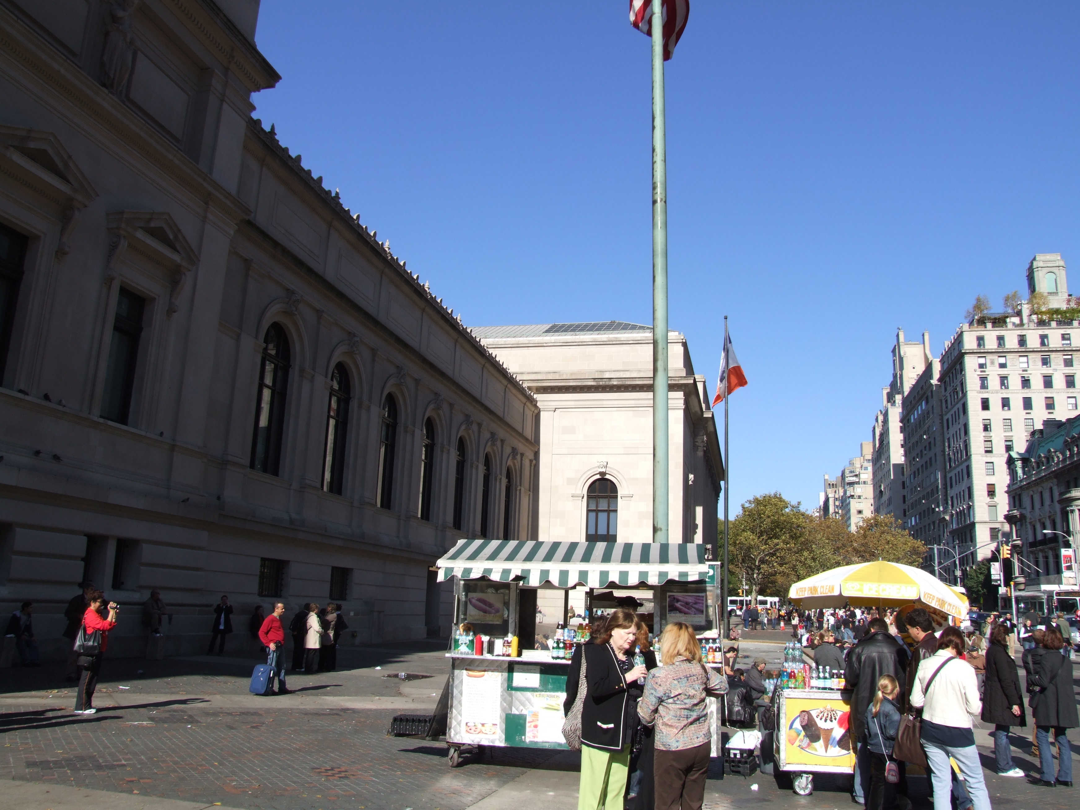 Metropolitan Museum of Art Food Vendor